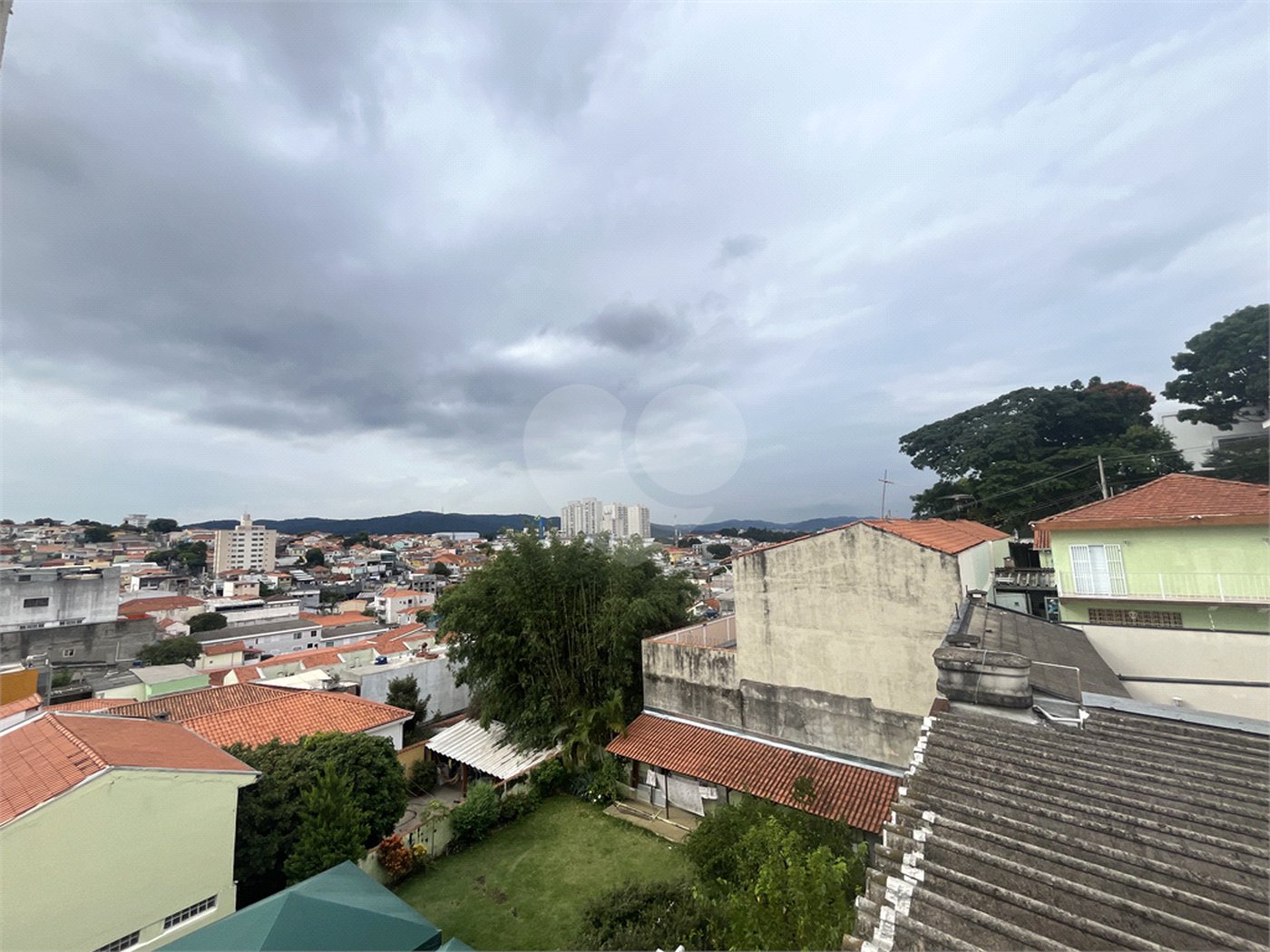 Casa à venda com 3 quartos, sendo 1 suíte,  no condomínio Capigaí, São Paulo - SP