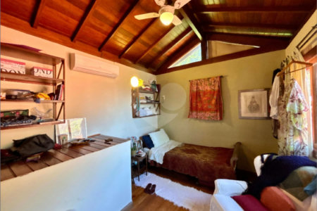 Casa à venda com 4 quartos, sendo 1 suíte, em Lagoa, Rio de Janeiro, RJ