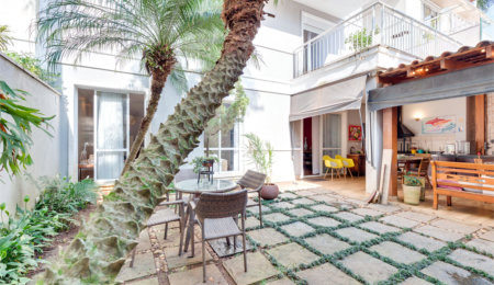 Casa à venda com 3 suítes no condomínio Vila Versalhes, São Paulo - SP