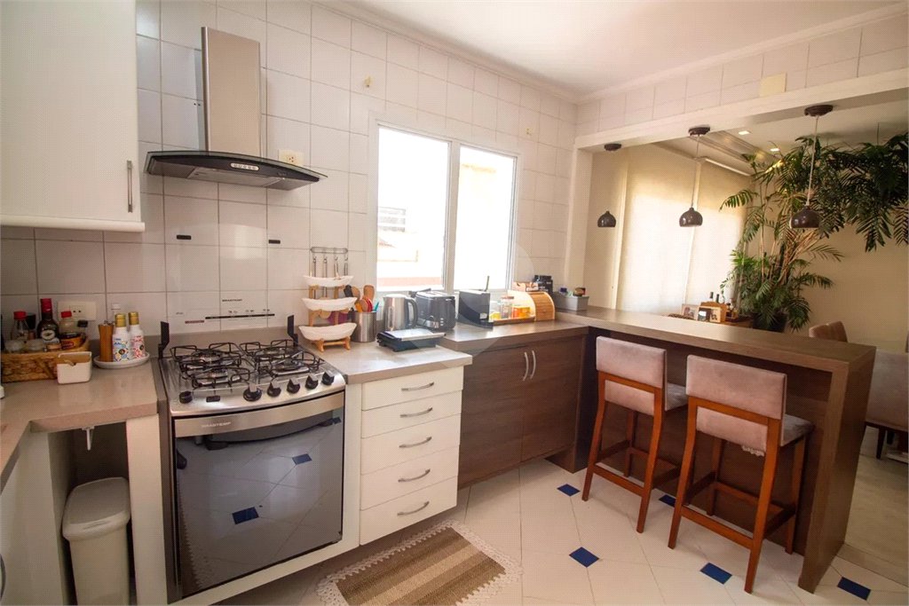 Casa à venda com 4 quartos, sendo 3 suítes, no condomínio Residencial Sans Souci, São Paulo - SP