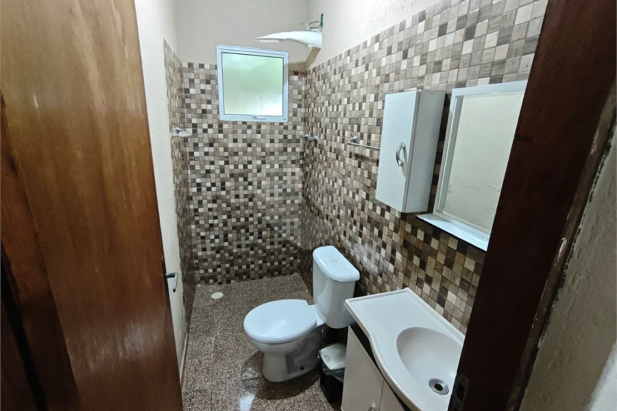 Casa à venda com 4 quartos, sendo 2 suítes,  em Country Residencial Felix, Bom Jesus dos Perdões, SP