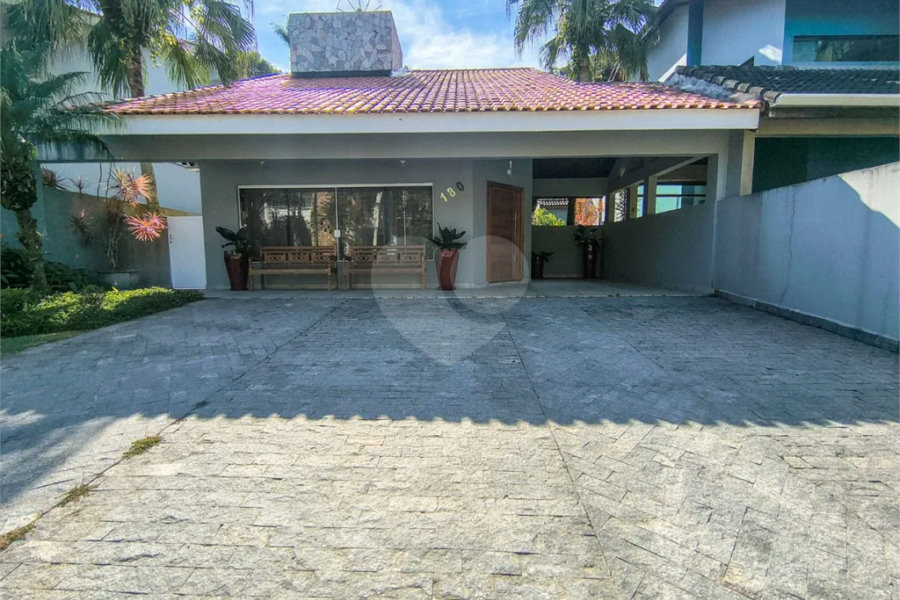 Casa à venda com 5 quartos, sendo 4 suítes, em Riviera de São Lourenço, Bertioga, SP