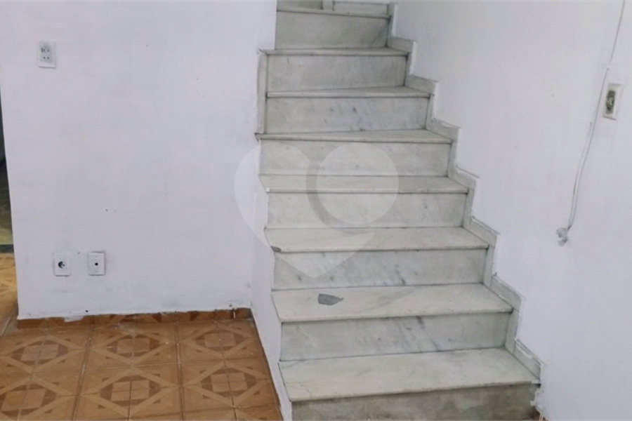 2 Casas – Bairro Aricanduva - c/ Salão Alugado – 56 m2 e 80 m2 – Terreno 5 x 25