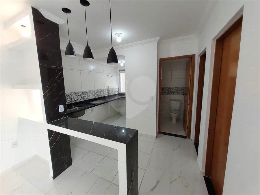 Apartamento à venda com 2 quartos e 1 vaga na Vila Nova Bonsucesso
