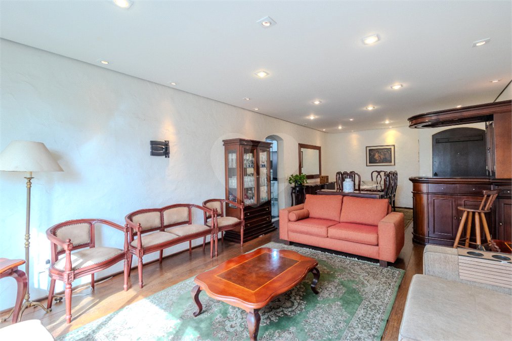 Apartamento à venda com 3 quartos, sendo 1 suíte,  em Granja Julieta, São Paulo, SP