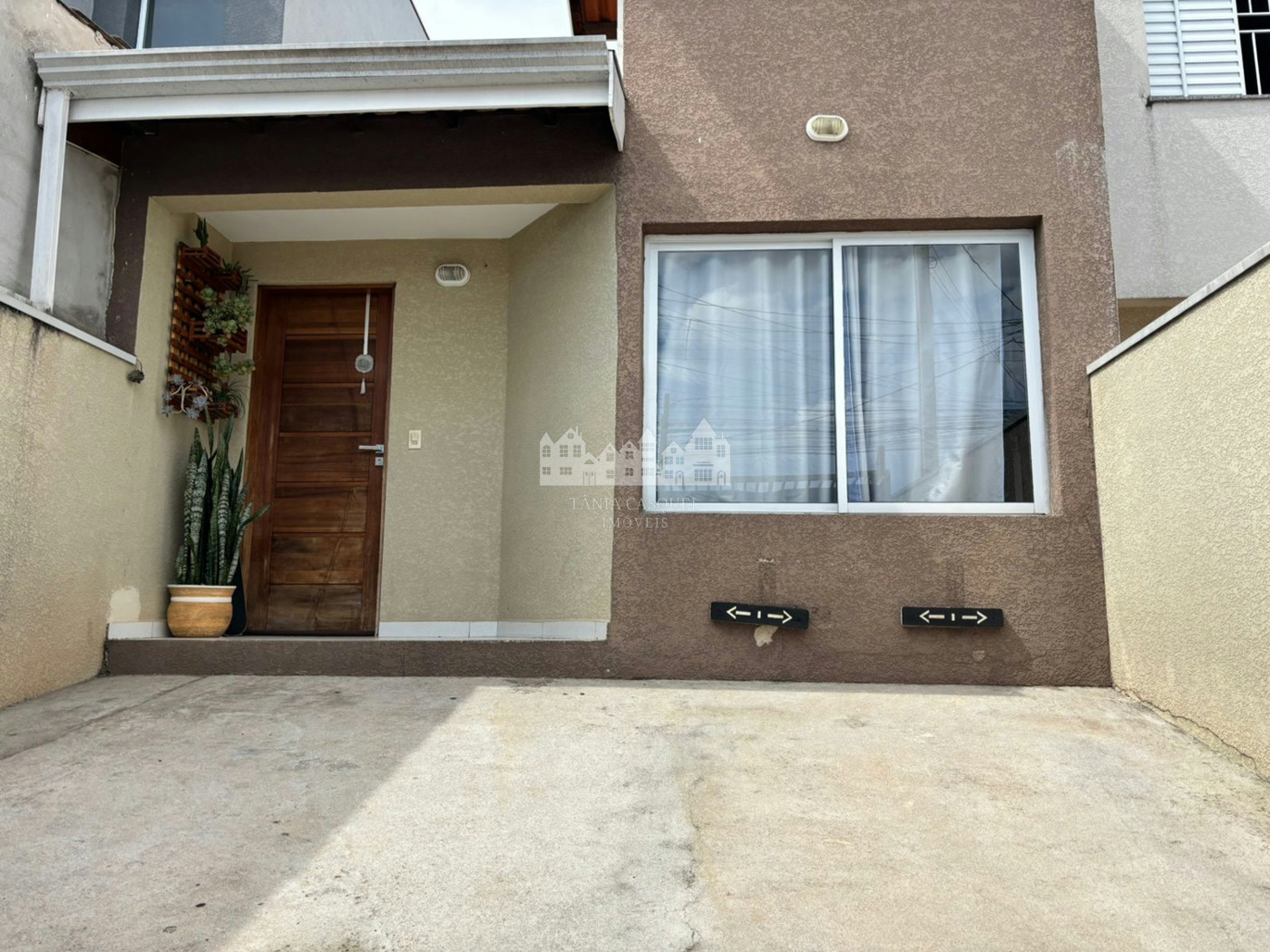 Casa à venda no Bairro Imperial – Atibaia | 2 dormitórios, suíte, 2 vagas e área gourmet