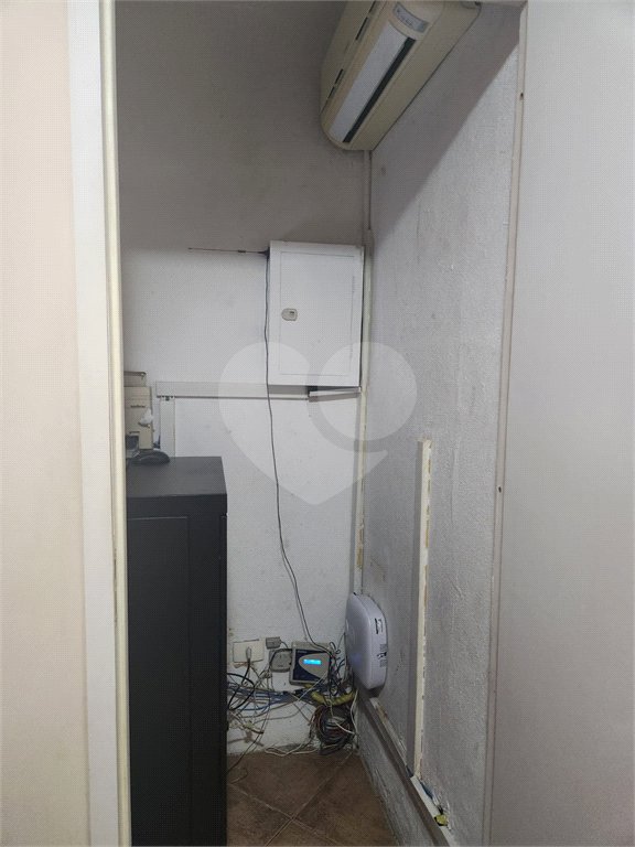 Sobrado à venda com 4 quartos, sendo 1 suíte, em Água Branca, São Paulo, SP