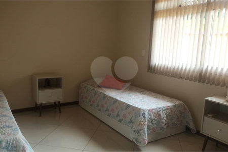 Casa à venda com 3 quartos, sendo 1 suíte, no condomínio Serra da Estrela, Atibaia - SP