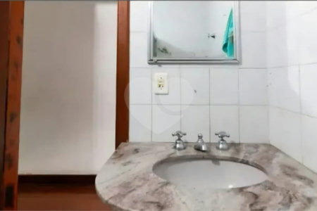 Sobrado à venda com 3 quartos em Jardim Peri Peri, São Paulo, SP
