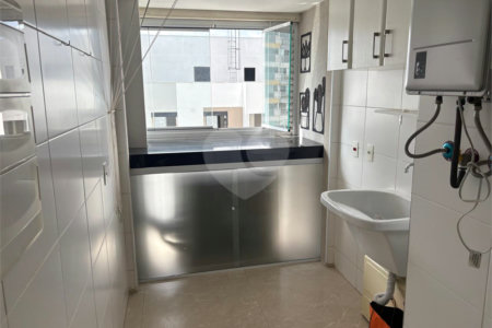 Apartamento à venda com 2 quartos, sendo 1 suíte, em Santo Amaro, São Paulo, SP