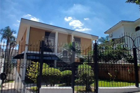 Sobrado à venda com 4 quartos, sendo 2 suítes, em Jardim Leonor, São Paulo, SP