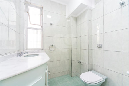 Apartamento à venda com 3 quartos, sendo 1 suíte, em Itaim Bibi, São Paulo, SP