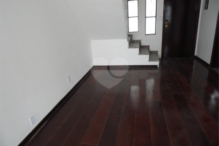 Casa à venda com 5 quartos, sendo 3 suítes, em Vila São Francisco, São Paulo, SP