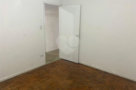 Sobrado à venda com 5 quartos, sendo 1 suíte, em Nova Piraju, São Paulo, SP