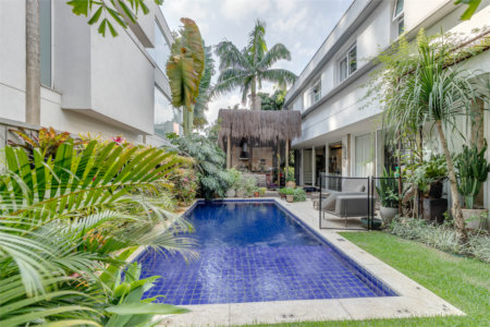 Casa à venda com 4 suítes no condomínio Residencial Canumã, São Paulo - SP