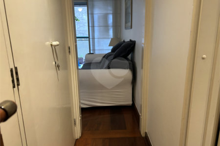 Apartamento à venda com 4 quartos, sendo 2 suítes,  em Paineiras do Morumbi, São Paulo, SP