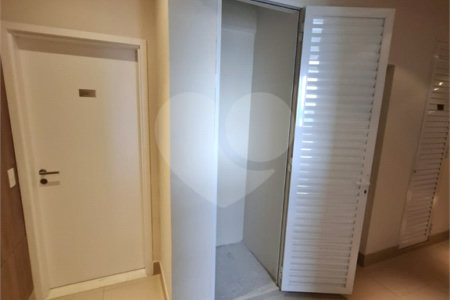 Apartamento à venda com 2 suítes em Vila Homero, Indaiatuba, SP