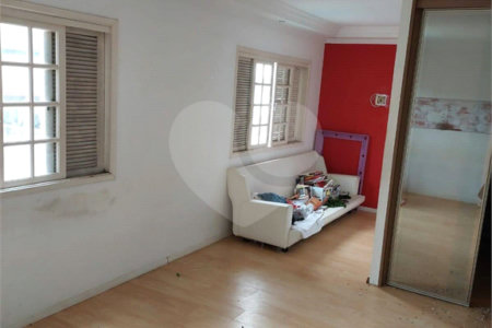 Sobrado à venda com 3 quartos, sendo 1 suíte, em Jardim Fonte Áurea, Poá, SP