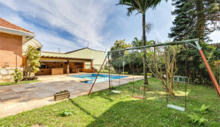 Casa Térrea à venda com 3 quartos, sendo 1 suíte,  em Interlagos, São Paulo, SP