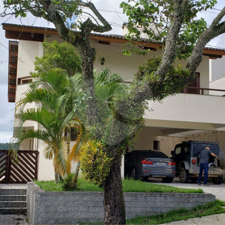 Casa à venda com 4 suítes no condomínio Real Park, Mogi das Cruzes - SP