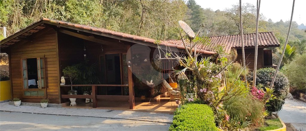 Casa à venda com 4 quartos, sendo 1 suíte, em Serra da Cantareira, Mairiporã, SP