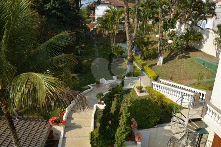 Casa à venda com 8 quartos, sendo 5 suítes, em Serra da Cantareira, Mairiporã, SP