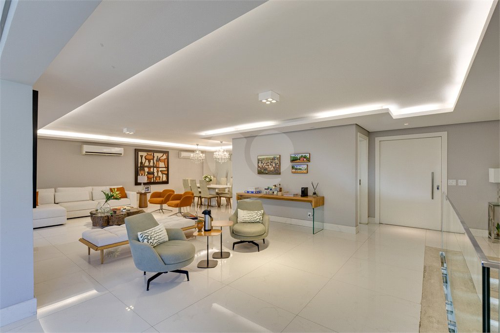 Duplex à venda ou para alugar com 4 suítes em Alto da Boa Vista, São Paulo, SP