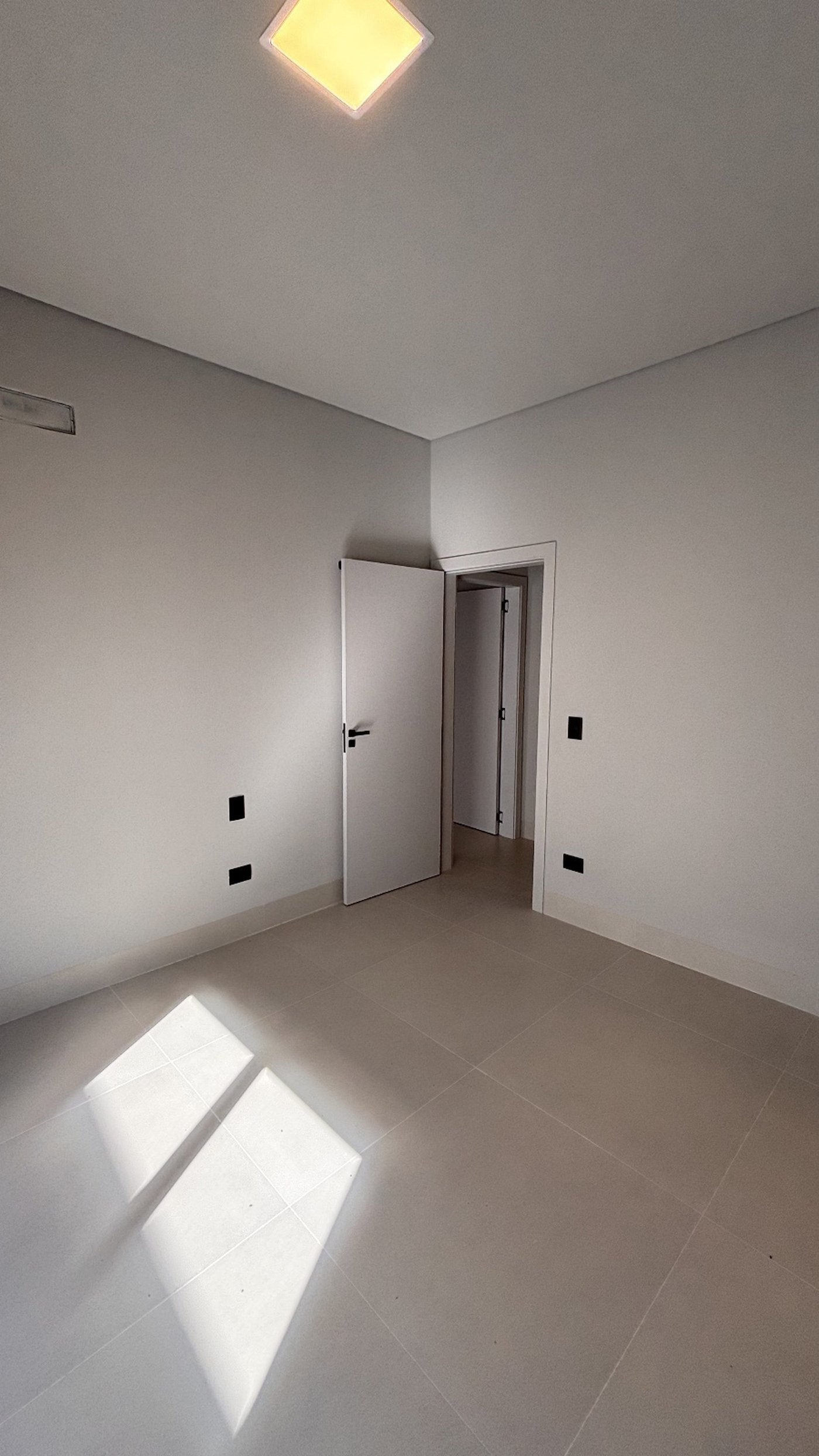 Casa à venda com 4 quartos, sendo 2 suítes, no condomínio Residencial Damha Belvedere, Presidente Prudente - SP
