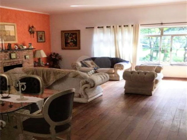 Sobrado à venda com 3 quartos, sendo 2 suítes,  em Chácara Monte Alegre, São Paulo, SP