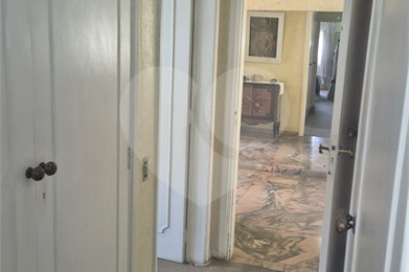 Casa à venda com 4 quartos, sendo 3 suítes,  no condomínio Chácara das Rosas, São Paulo - SP