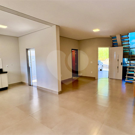 Casa à venda com 4 quartos, sendo 1 suíte,  no condomínio Villagio Milano, Sorocaba - SP