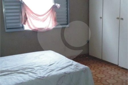Casa à venda com 3 quartos, sendo 1 suíte, em Santa Teresinha, São Paulo, SP