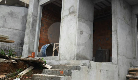 Casa à venda com 3 quartos, sendo 1 suíte,  no condomínio Loteamento Parque Residencial Serras de Atibaia Ii, Atibaia - SP
