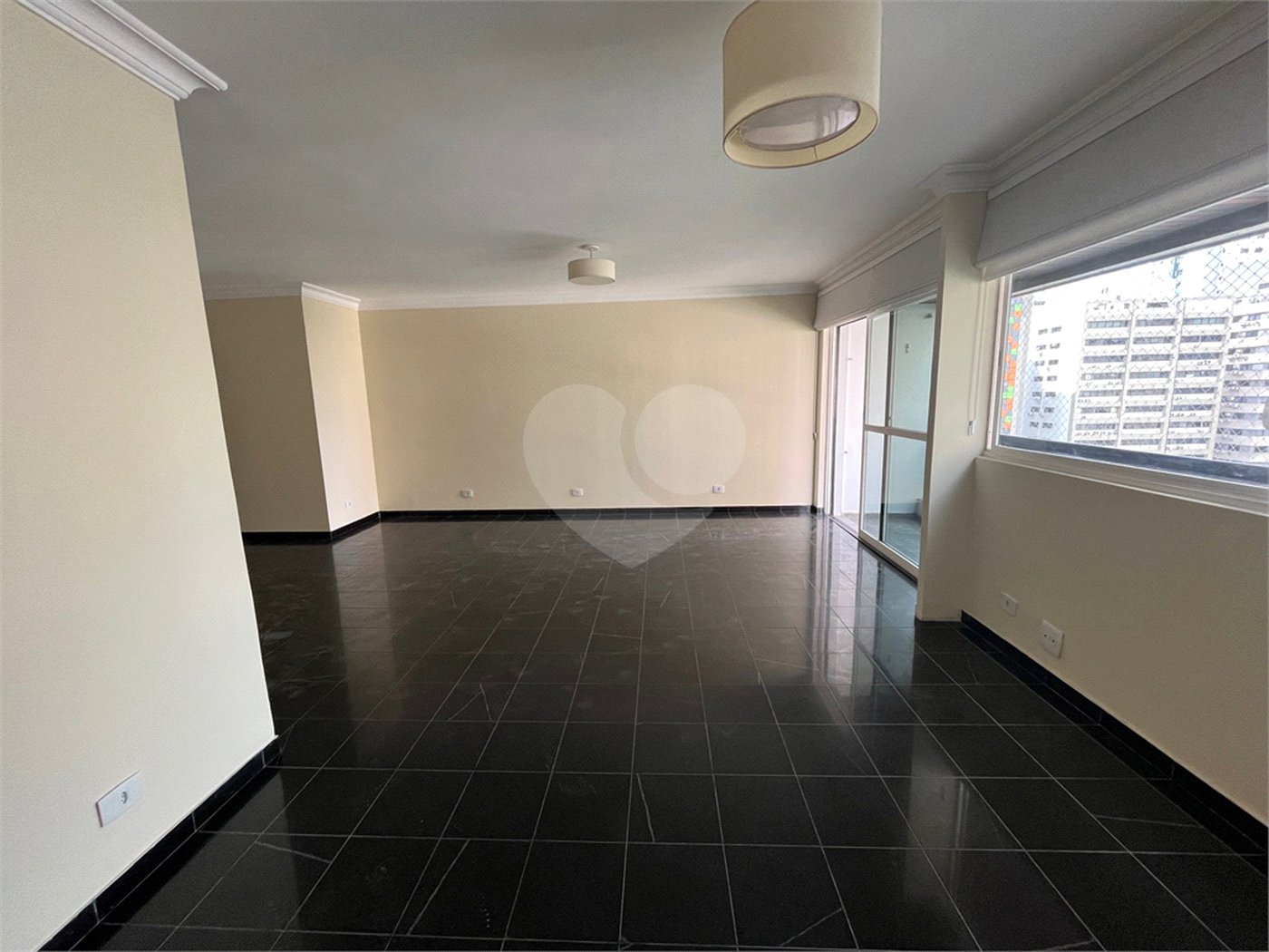 Apartamento à venda ou para alugar com 2 quartos, sendo 1 suíte,  em Itaim Bibi, São Paulo, SP