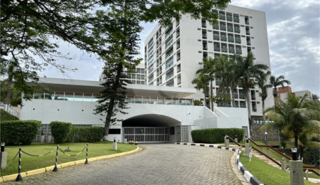 Apartamento à venda ou para alugar com 3 quartos, sendo 1 suíte,  em Enseada, Guarujá, SP