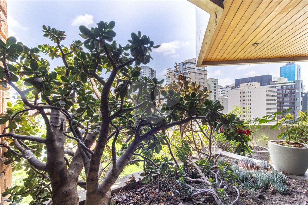 Apartamento à venda com 4 quartos, sendo 2 suítes, em Indianópolis, São Paulo, SP