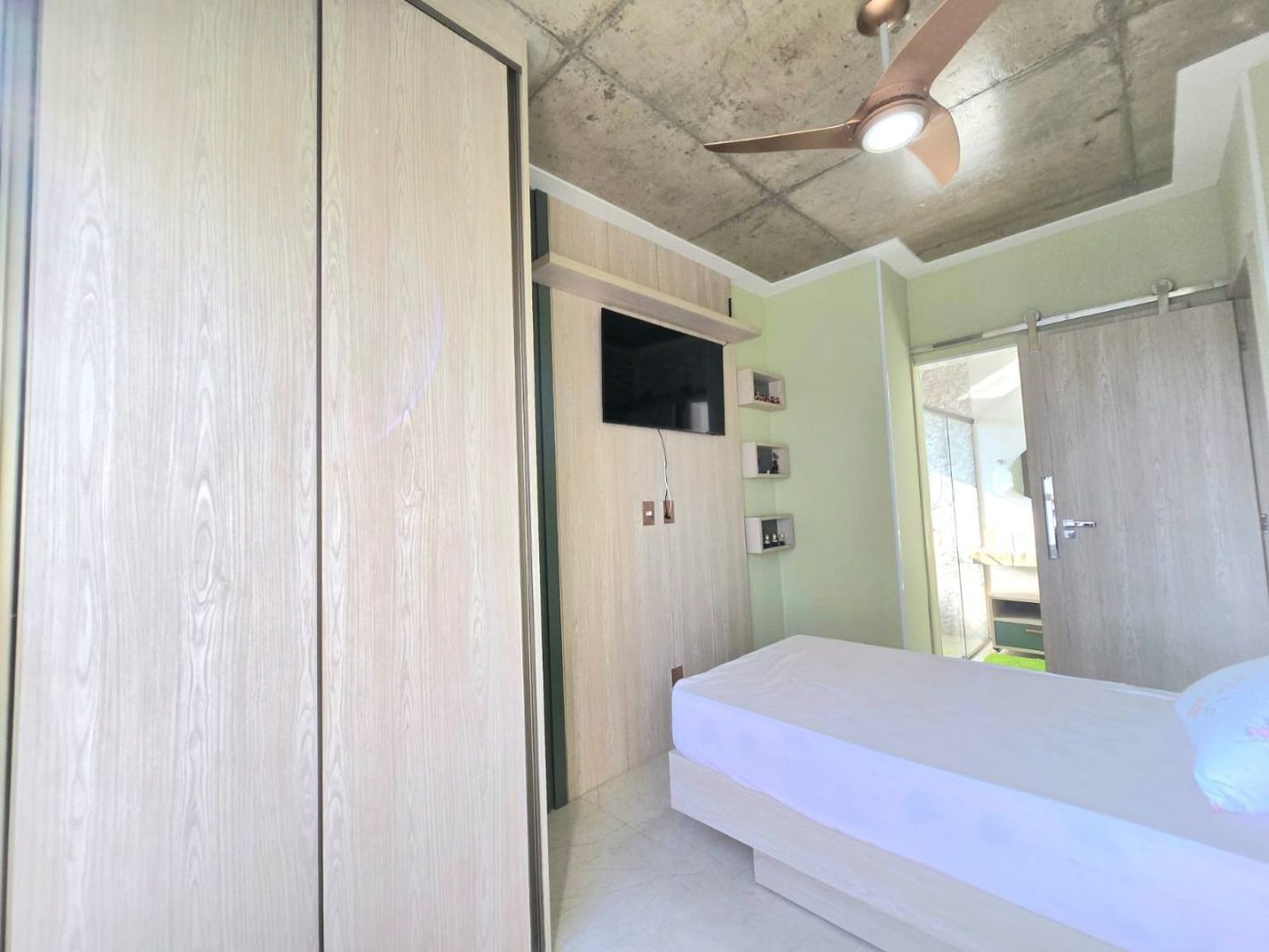 Apartamento com 2 dormitórios à venda, 74 m² por R$ 1.010.000,00 - Embaré - Santos/SP