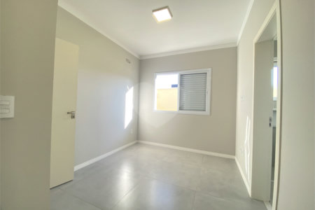 Casa à venda com 3 quartos, sendo 1 suíte, no condomínio Reserva Central Parque, Salto - SP