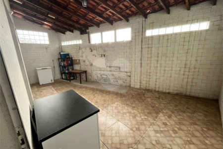 Casa à venda com 3 quartos, sendo 1 suíte, no condomínio New Village, Cotia - SP