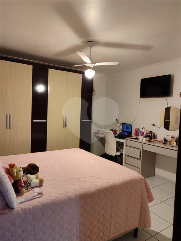 Sobrado à venda com 2 quartos, sendo 1 suíte, em Jardim Iporã, São Paulo, SP