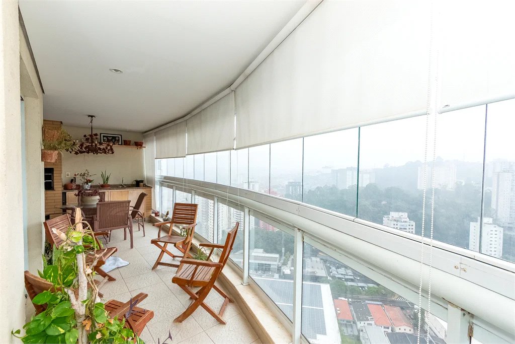 Apartamento à venda com 4 quartos, sendo 3 suítes, em Vila Andrade, São Paulo, SP