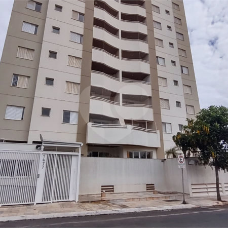 Apartamento à venda com 3 quartos, sendo 1 suíte, no Centro, Araraquara, SP