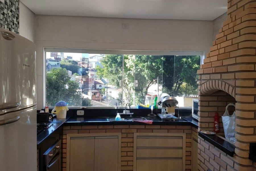 Sobrado à venda com 4 quartos, sendo 2 suítes, em Parque Maria Domitila, São Paulo, SP
