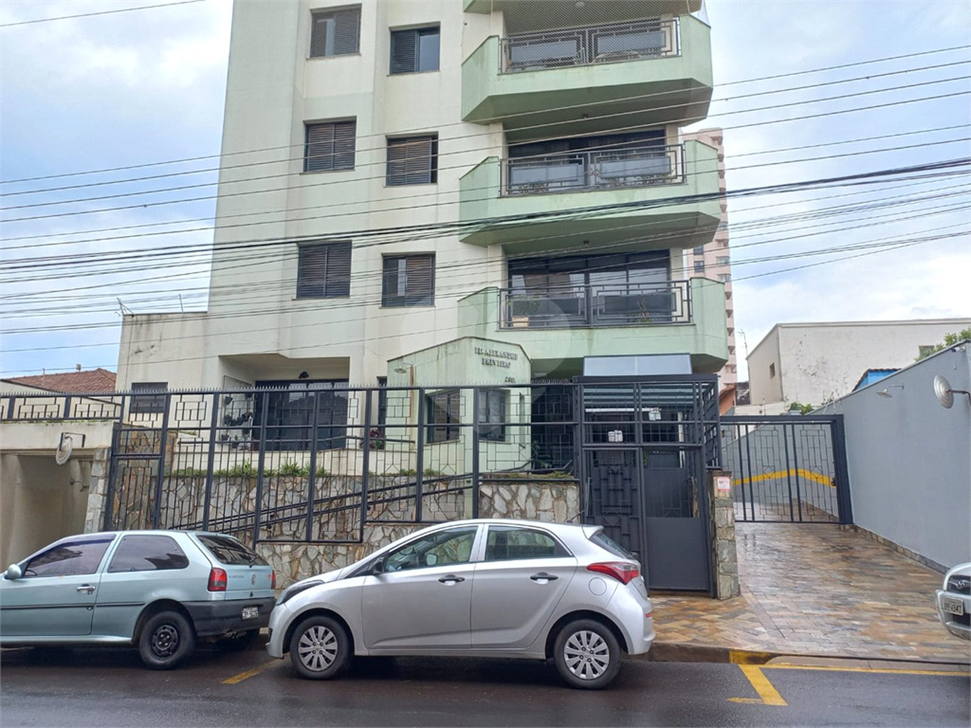 Apartamento para venda ou locação no Ed. Alexandre Previero