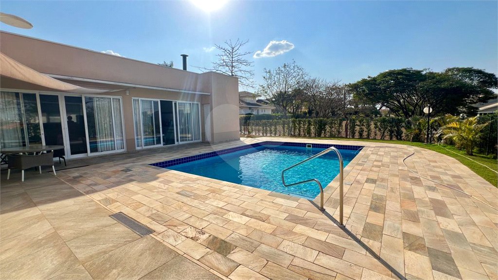 Casa à venda com 3 suítes no condomínio Haras Paineiras, Salto - SP