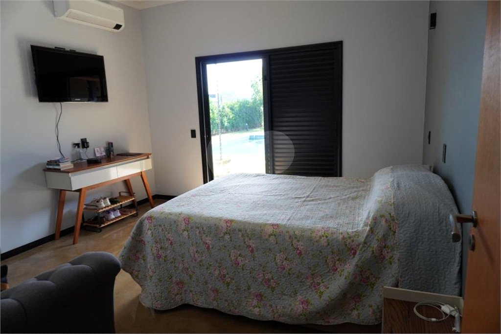Casa à venda com 4 quartos, sendo 2 suítes, no condomínio Primavera, Salto - SP