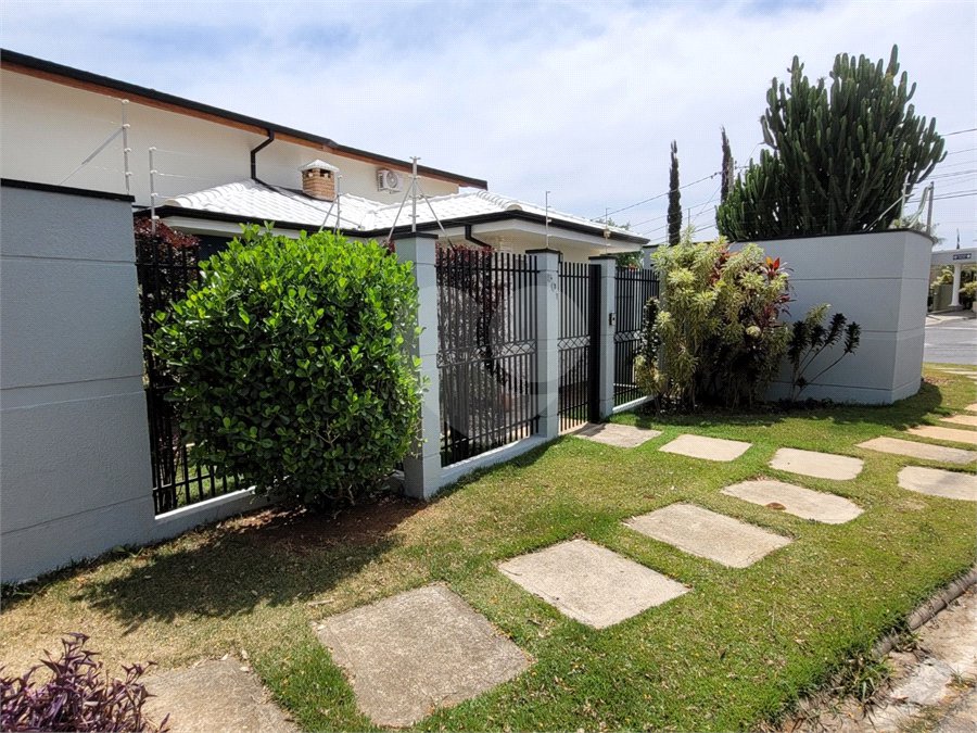 Casa à venda com 3 suítes em Chácara Areal, Indaiatuba, SP