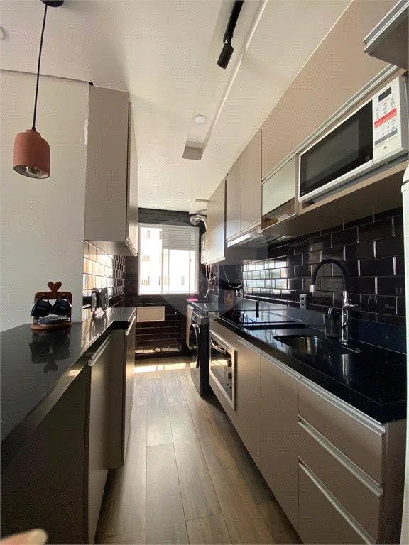 EXCELENTE APARTAMENTO Localizado no bairro do Bom Retiro próximo à Avenida Santos Dumont, com acesso