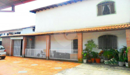 Casa Térrea à venda com 5 quartos, sendo 3 suítes,  em Planalto Paulista, São Paulo, SP