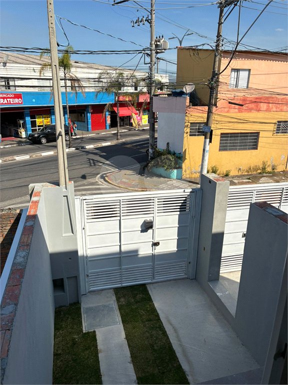 Sobrado à venda com 3 quartos, sendo 1 suíte,  em Calmon Viana, Poá, SP